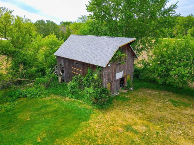 75 County Road A, Cambridge, WI 53523