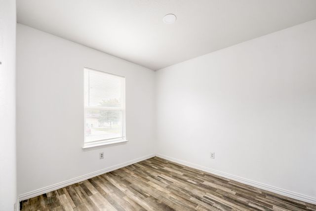 1216 E Powell Avenue, Fort Worth, TX 76104