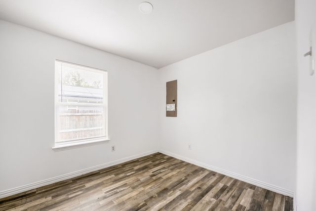 1216 E Powell Avenue, Fort Worth, TX 76104