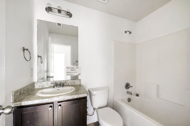 1216 E Powell Avenue, Fort Worth, TX 76104