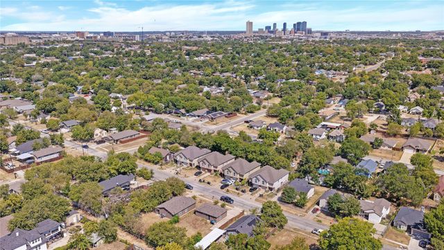 1216 E Powell Avenue, Fort Worth, TX 76104