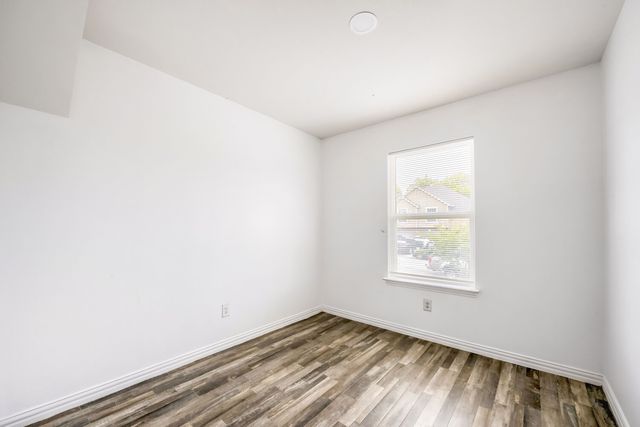 1216 E Powell Avenue, Fort Worth, TX 76104