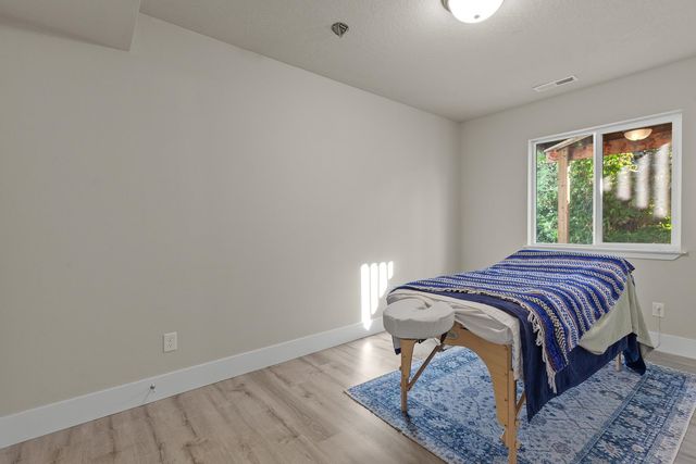 9806 E Hoffman Ct, Spokane, WA 99206