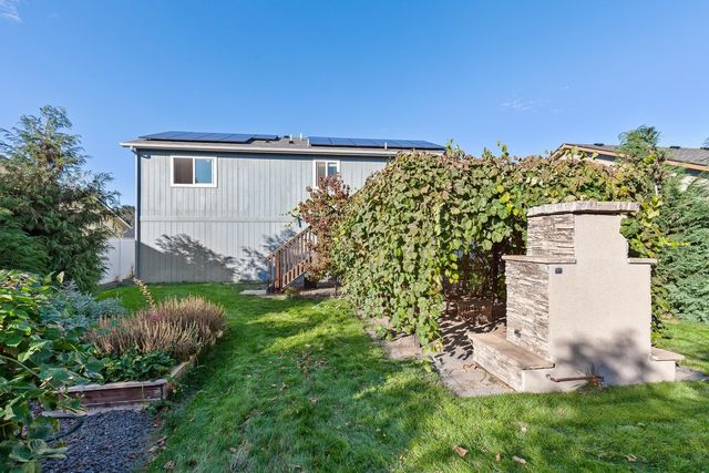 9806 E Hoffman Ct, Spokane, WA 99206