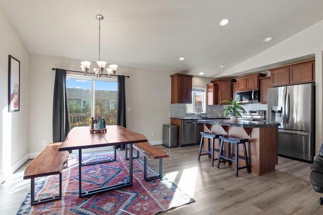 9806 E Hoffman Ct, Spokane, WA 99206