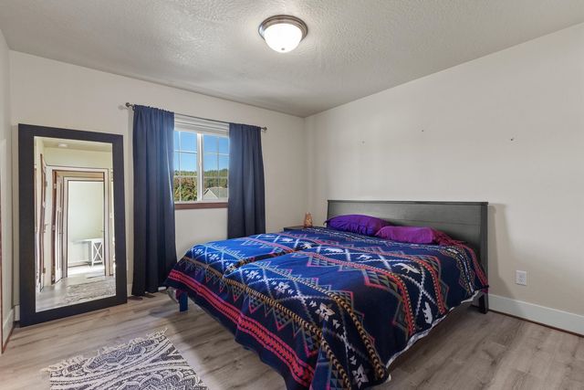 9806 E Hoffman Ct, Spokane, WA 99206