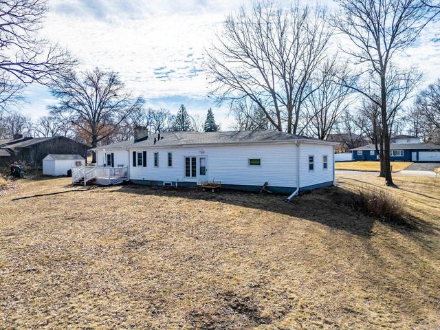 1434 Rainbow Drive, Waterloo, IA 50701