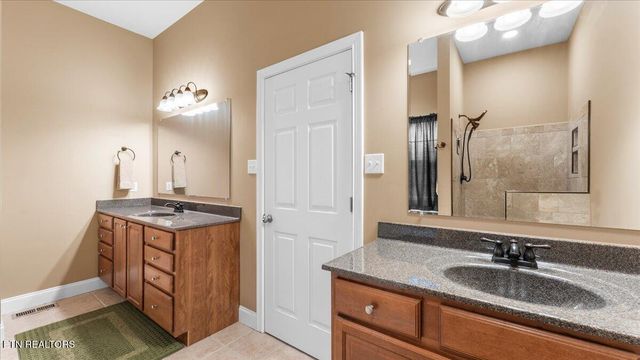 311 Cheyenne Blvd, Lenoir City, TN 37772