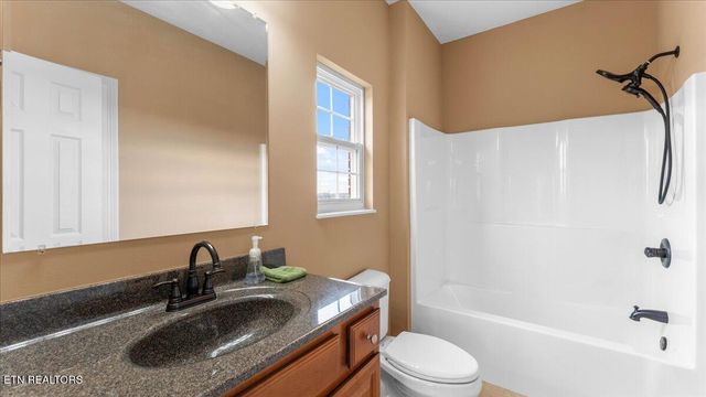 311 Cheyenne Blvd, Lenoir City, TN 37772