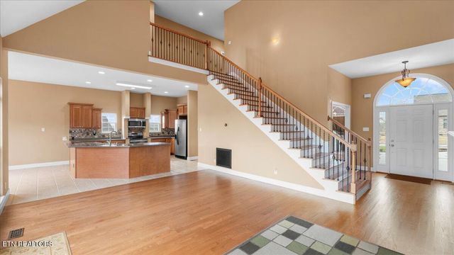 311 Cheyenne Blvd, Lenoir City, TN 37772