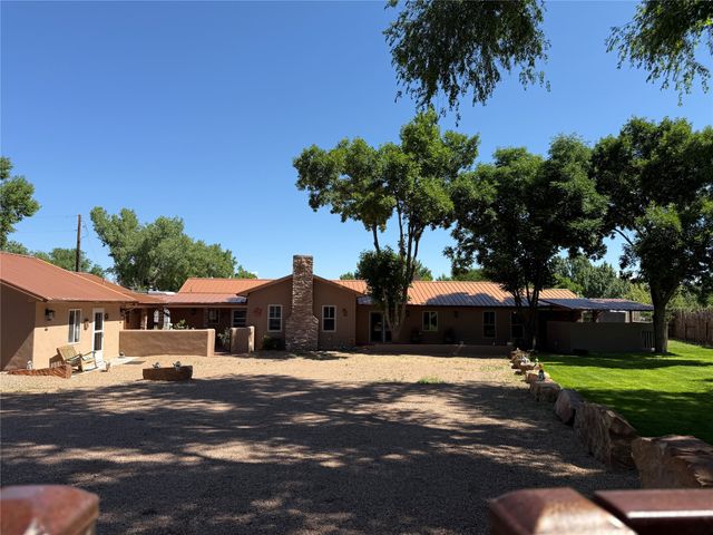 18 Walnut Loop, Espanola, NM 87532