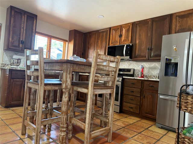18 Walnut Loop, Espanola, NM 87532
