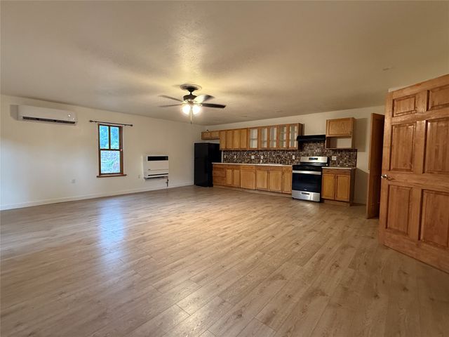 18 Walnut Loop, Espanola, NM 87532
