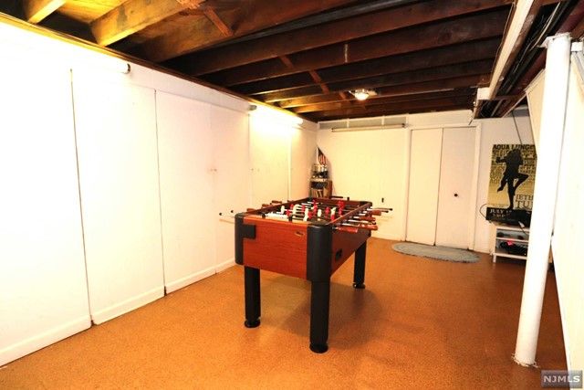 27 Margaret Court, Fair Lawn, NJ 07410