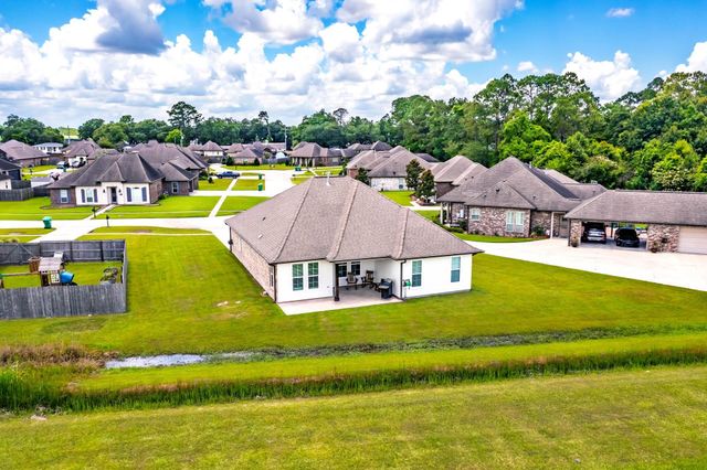 209 Crescent Estates Drive, Thibodaux, LA 70301