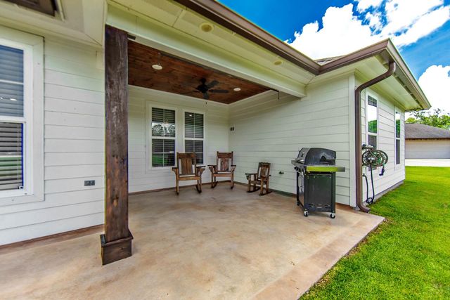 209 Crescent Estates Drive, Thibodaux, LA 70301