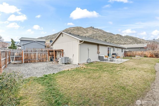 2059 Lasso Drive, Wenatchee, WA 98801