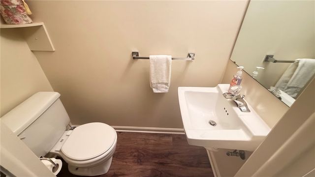 5085 Empire Dr, South Fayette, PA 15017