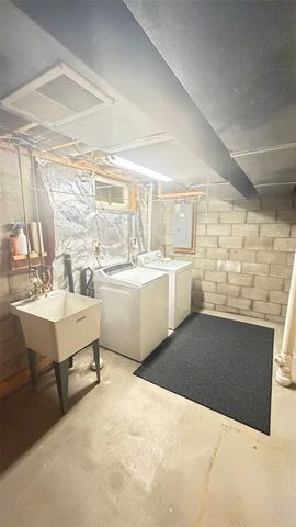 5085 Empire Dr, South Fayette, PA 15017