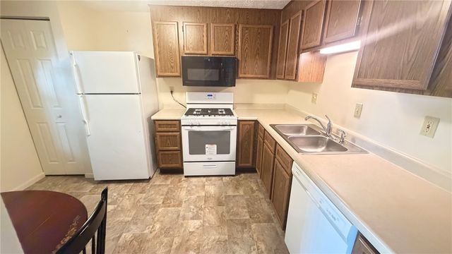 5085 Empire Dr, South Fayette, PA 15017