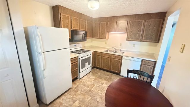 5085 Empire Dr, South Fayette, PA 15017