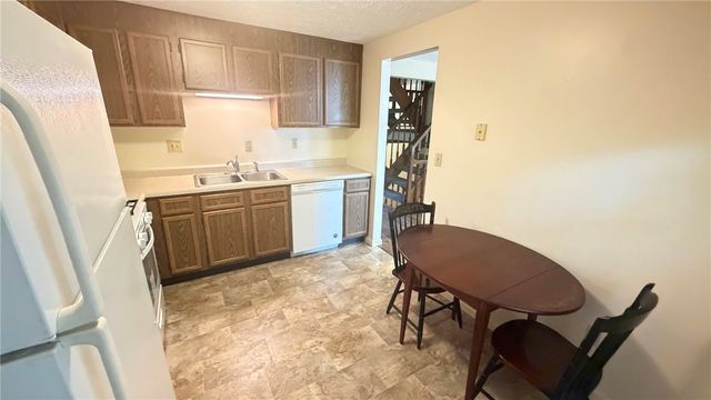 5085 Empire Dr, South Fayette, PA 15017