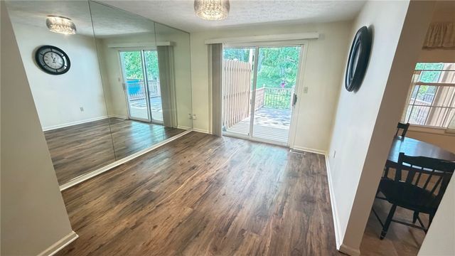 5085 Empire Dr, South Fayette, PA 15017