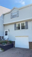 5085 Empire Dr, South Fayette, PA 15017