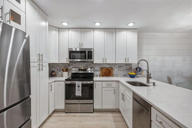 230 MEDALLION BOULEVARD F, Madeira Beach, FL 33708