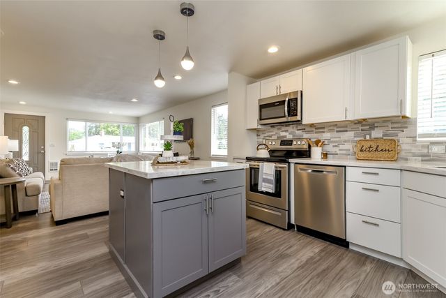 9810 119th Street SW, Lakewood, WA 98498