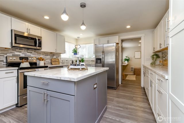 9810 119th Street SW, Lakewood, WA 98498