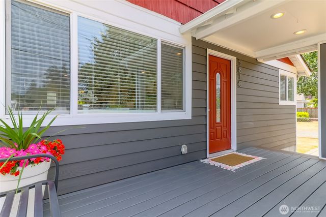 9810 119th Street SW, Lakewood, WA 98498