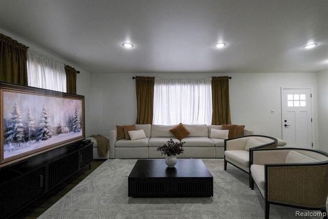 4054 Davison Road, Lapeer, MI 48446