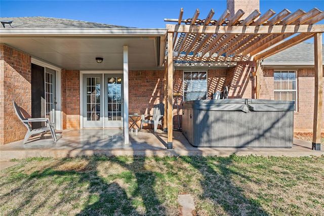 7940 Sundown Lane, Harrah, OK 74045