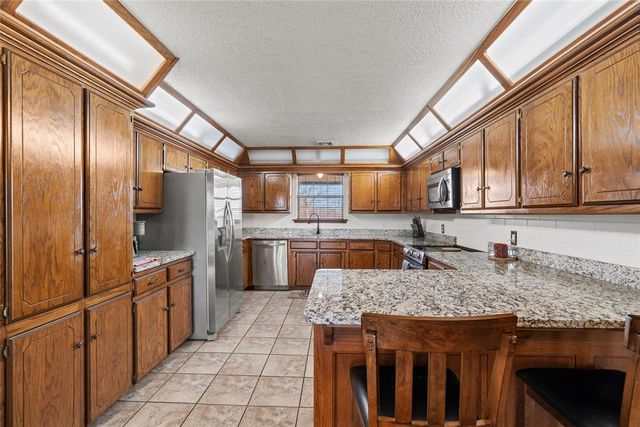 7940 Sundown Lane, Harrah, OK 74045