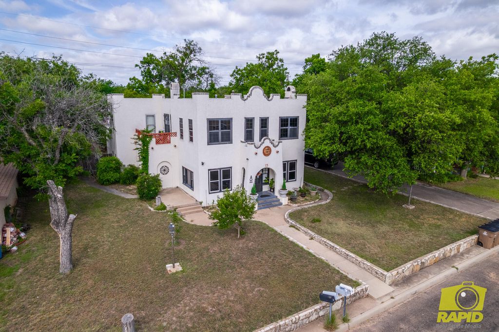 Image 1 of property listing at 15 N Monroe Street, San Angelo, TX 76901