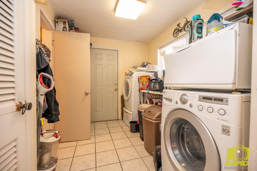 Image 13 of property listing at 15 N Monroe Street, San Angelo, TX 76901