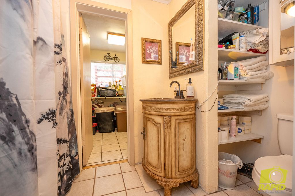 Image 14 of property listing at 15 N Monroe Street, San Angelo, TX 76901