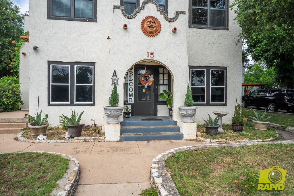 Image 4 of property listing at 15 N Monroe Street, San Angelo, TX 76901