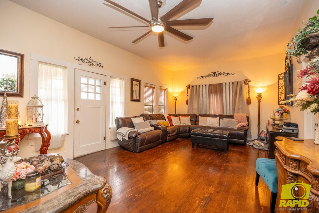 Image 5 of property listing at 15 N Monroe Street, San Angelo, TX 76901