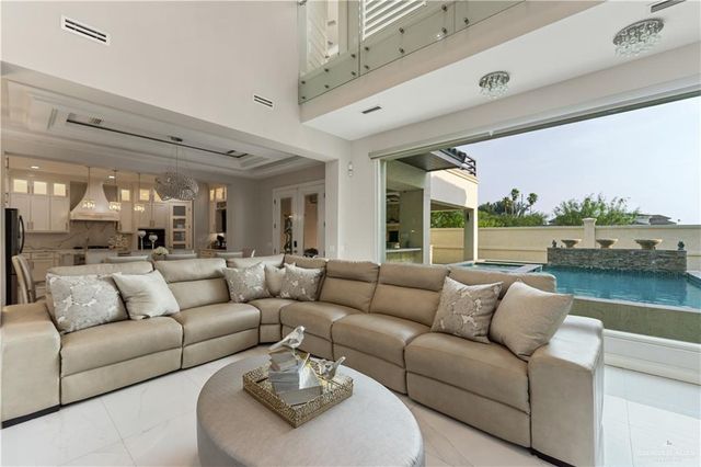 2511 S 43rd Lane, Mcallen, TX 78503