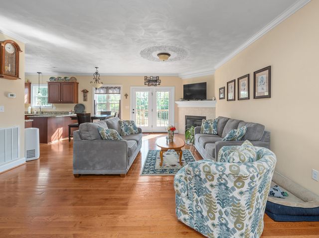250 Thornblade WAY, Blue Ridge, VA 24064