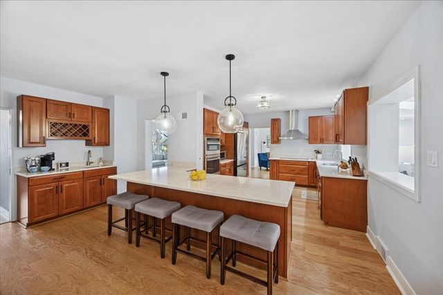 861 Crescent Boulevard, Glen Ellyn, IL 60137