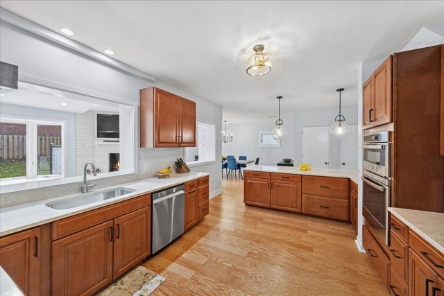 861 Crescent Boulevard, Glen Ellyn, IL 60137