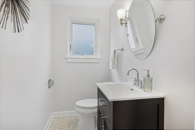 861 Crescent Boulevard, Glen Ellyn, IL 60137