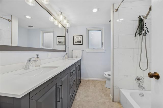 861 Crescent Boulevard, Glen Ellyn, IL 60137