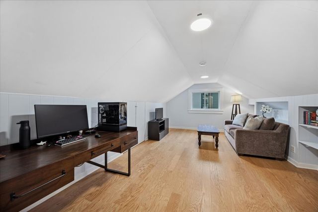 861 Crescent Boulevard, Glen Ellyn, IL 60137