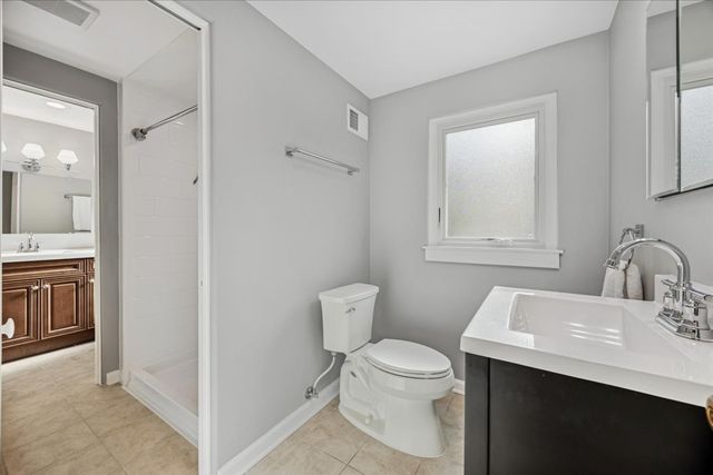 861 Crescent Boulevard, Glen Ellyn, IL 60137