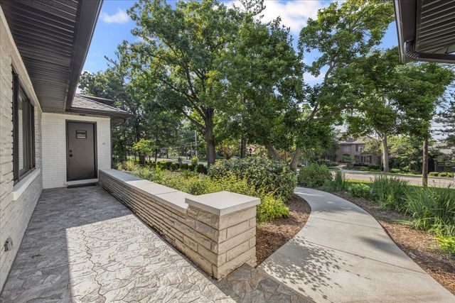 861 Crescent Boulevard, Glen Ellyn, IL 60137