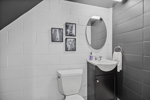 861 Crescent Boulevard, Glen Ellyn, IL 60137